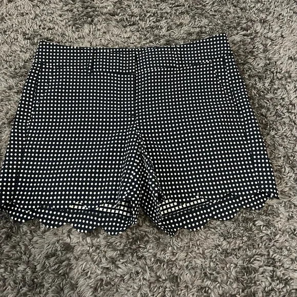 Anne Taylor Black and White Polka Dot shorts size 4 - Picture 3 of 8